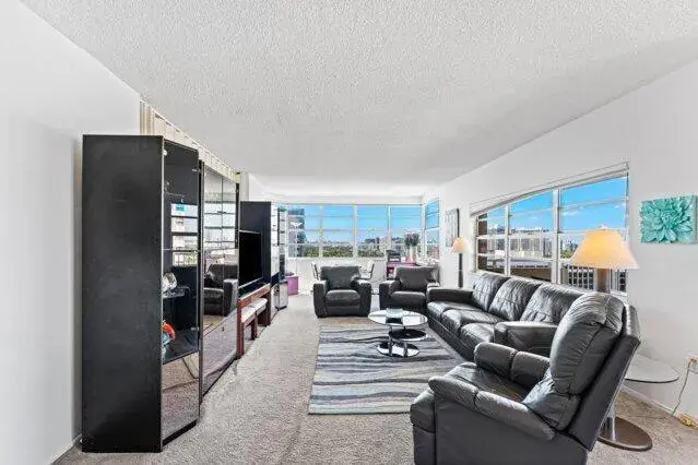 1980 S OCEAN Drive # 18Q, Hallandale Beach FL 33009