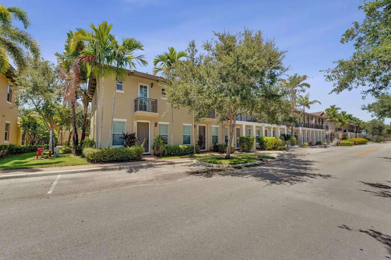 1326 SW 147TH Terrace, Pembroke Pines FL 33027 photo 2