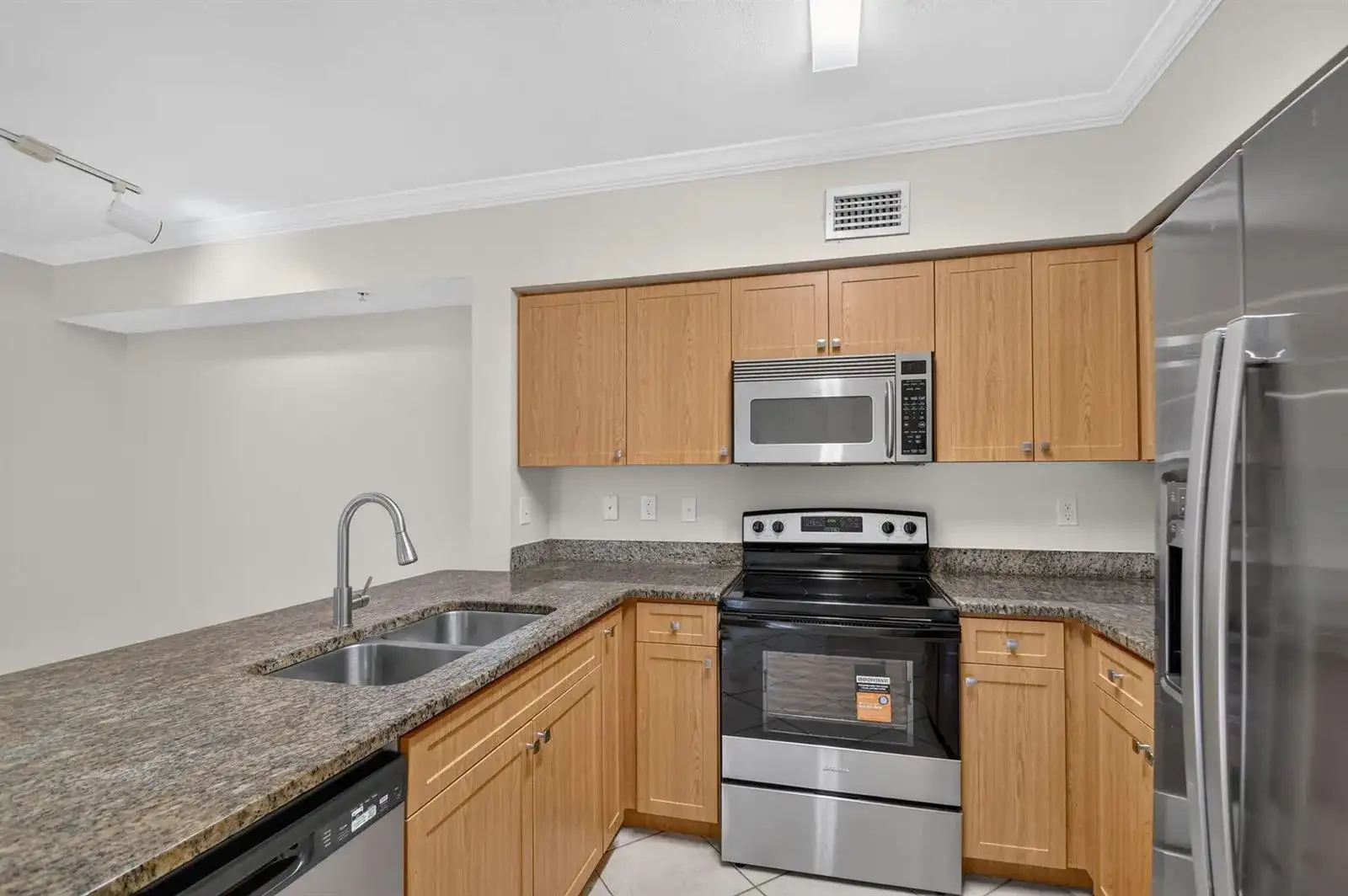 6370 EMERALD DUNES Drive # 203, West Palm Beach FL 33411 photo 2