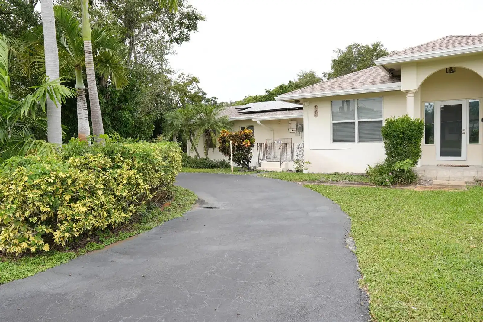 821 SW 13TH Court, Pompano Beach FL 33060 photo 4
