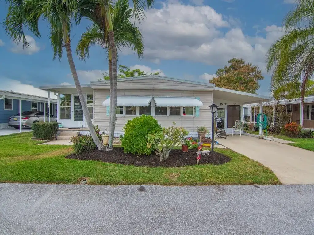 293 NE Moonstone Drive, Jensen Beach FL 34957 photo 4