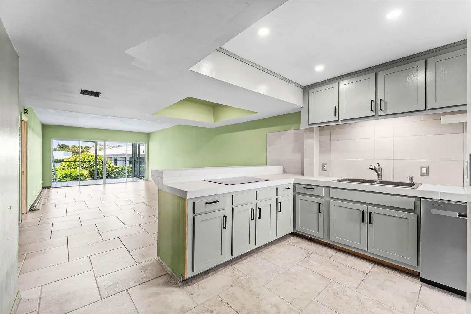 155 Yacht Club Drive # 101, North Palm Beach FL 33408