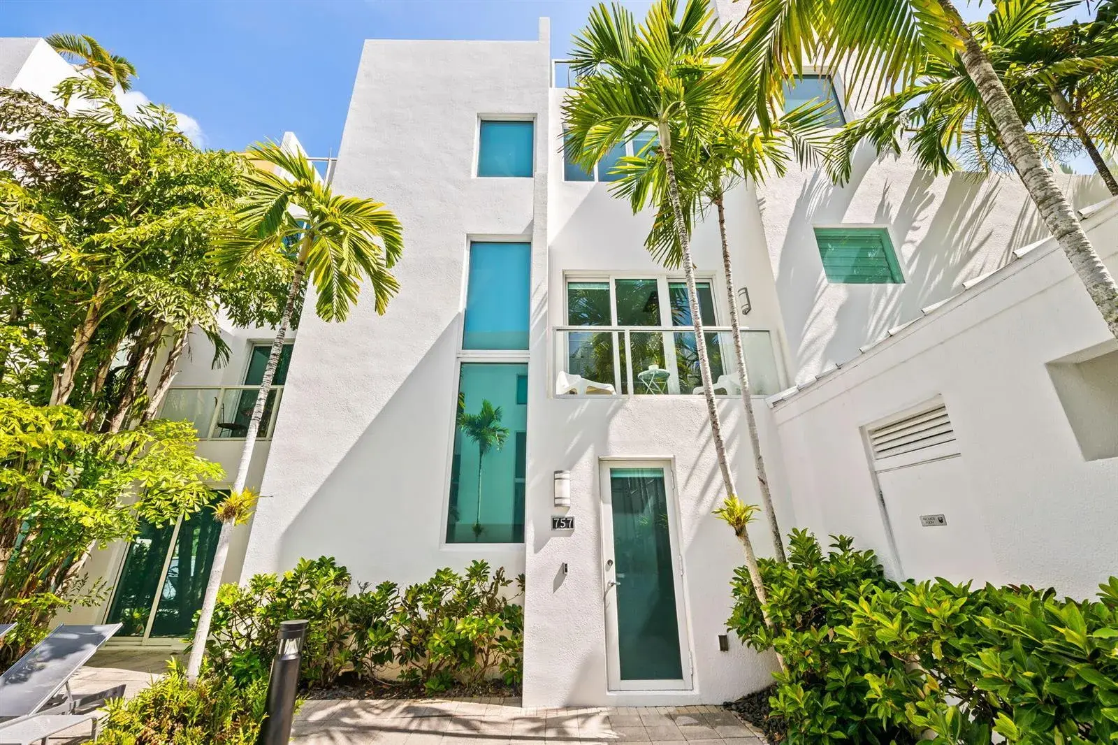757 NE 4TH Avenue, Fort Lauderdale FL 33304