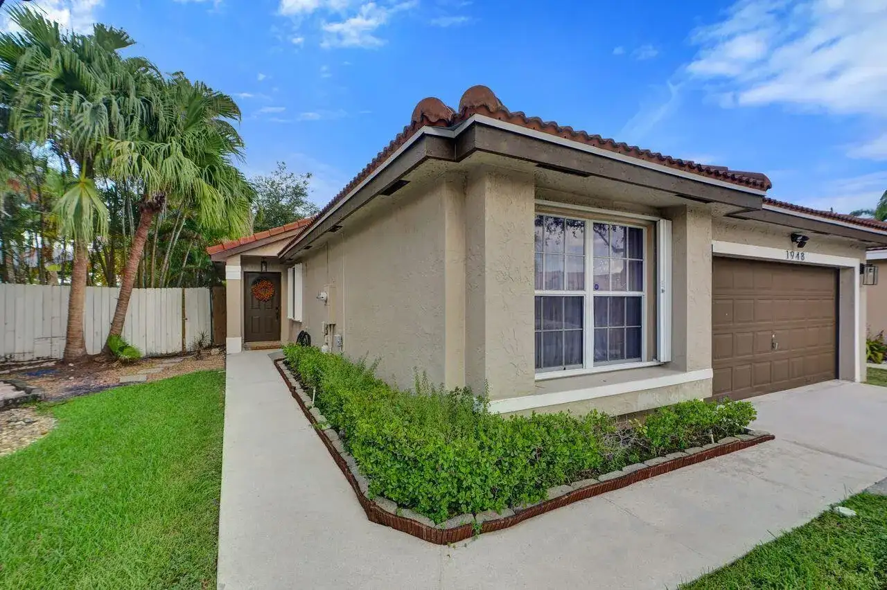 1948 SW 177TH Avenue, Miramar FL 33029 photo 3