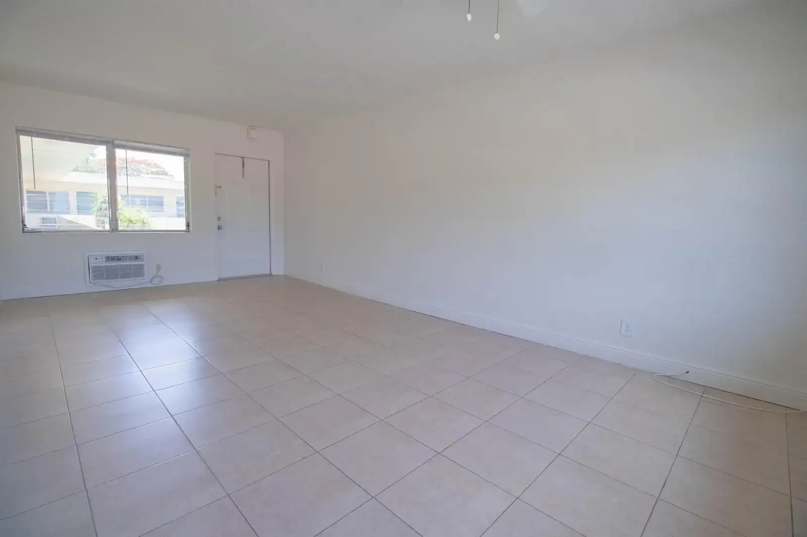1855 ADAMS # 29, Hollywood FL 33020 photo 2