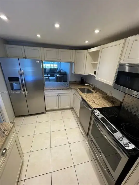 3100 N PALM AIRE Drive # 204, Pompano Beach FL 33069 photo 5