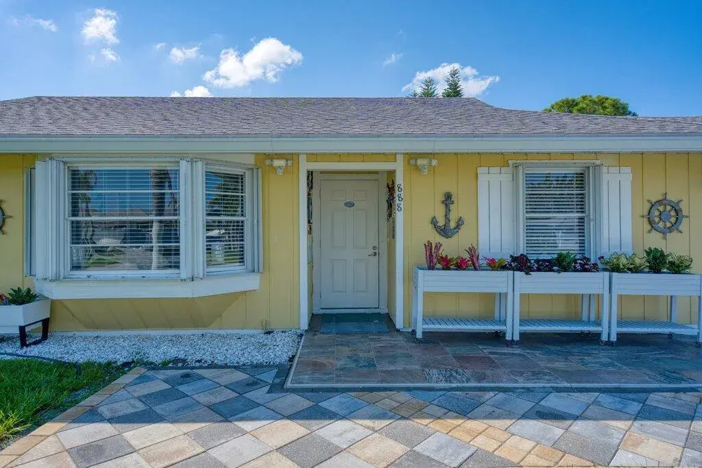 888 NE Maranta Terrado, Jensen Beach FL 34957