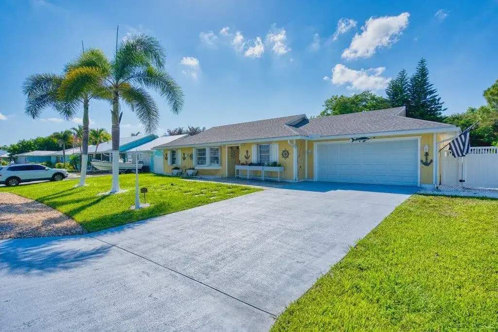 888 NE Maranta Terrado, Jensen Beach FL 34957 photo 5