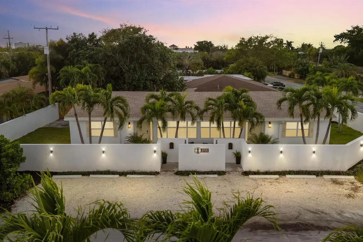 2000 NE 17TH Court # 2, Fort Lauderdale FL 33305