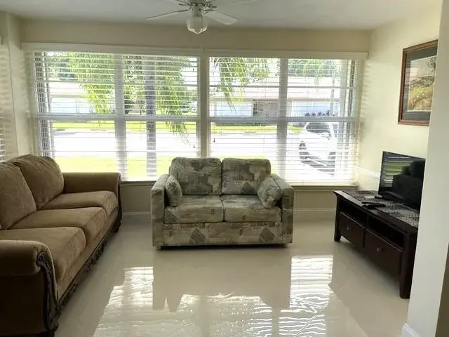 1315 HIGH POINT Way SE # B, Delray Beach FL 33445