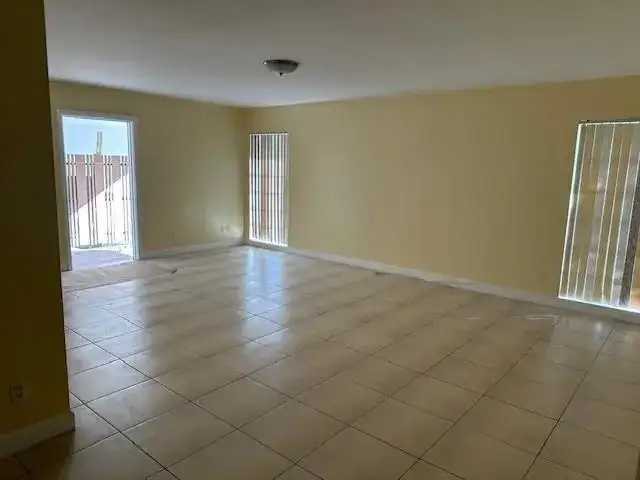 7013 NW 63RD Court, Tamarac FL 33321 photo 4
