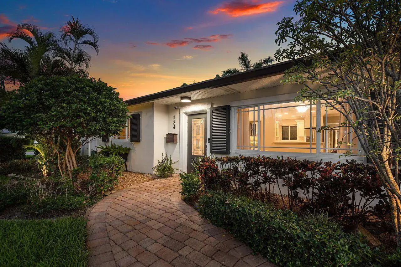 124 Bonnie Briar Lane, Delray Beach FL 33444