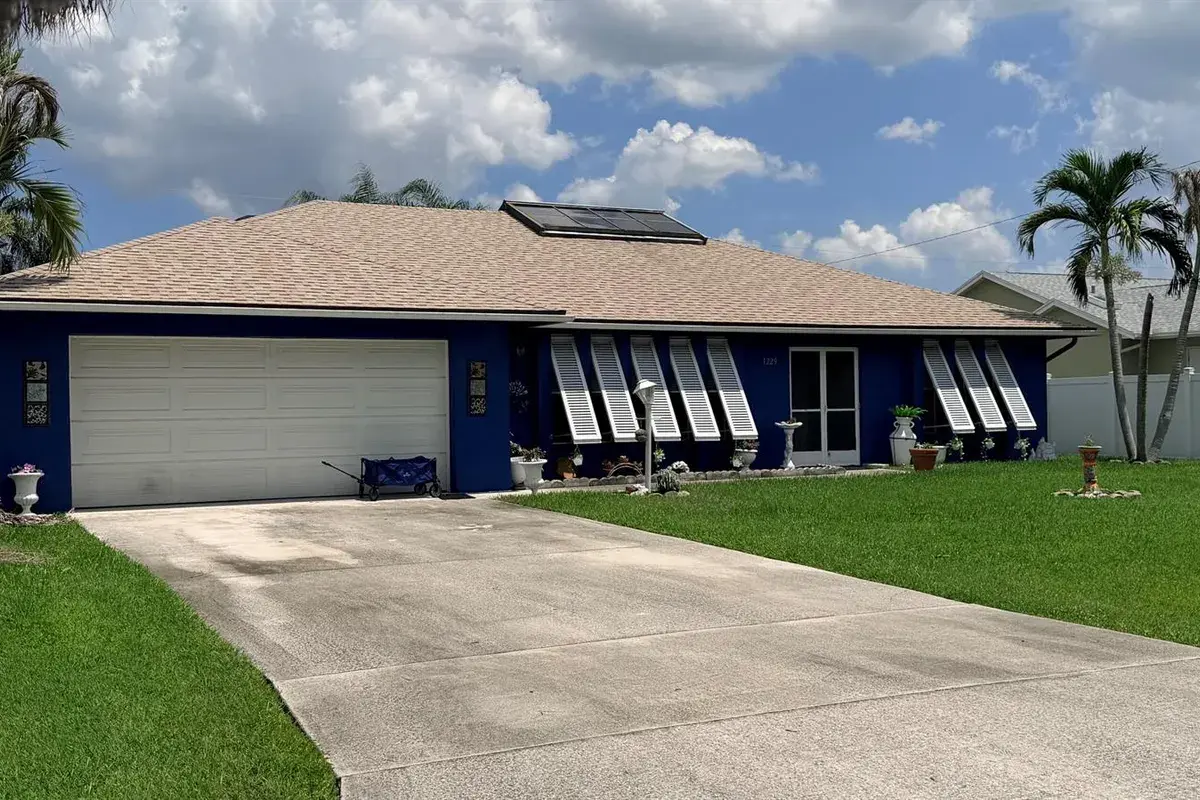 1229 SW Cynthia Street, Port St. Lucie FL 34983