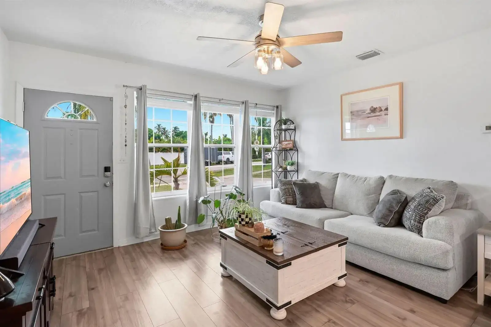 156 Granada Drive, Palm Springs FL 33461 photo 4
