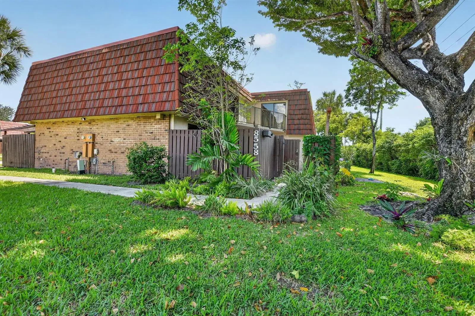 8558 Boca Rio Drive, Boca Raton FL 33433 photo 2