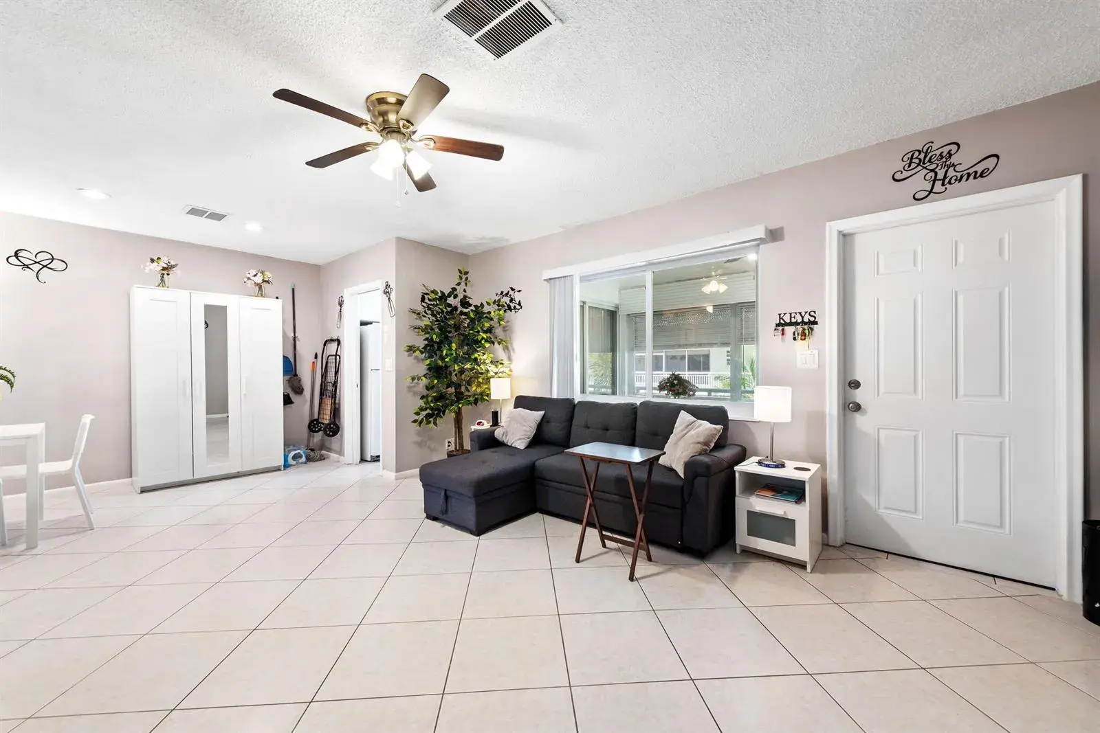 2100 NE 38th Street # 205, Lighthouse Point FL 33064