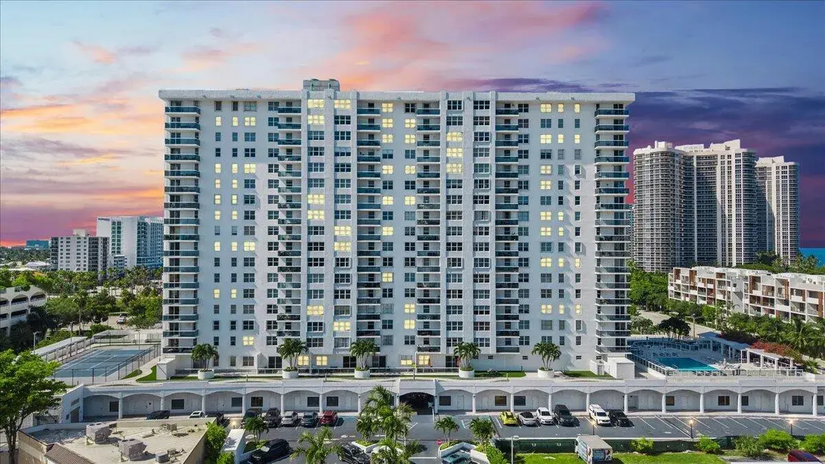 3015 N OCEAN Boulevard # 18L, Fort Lauderdale FL 33308