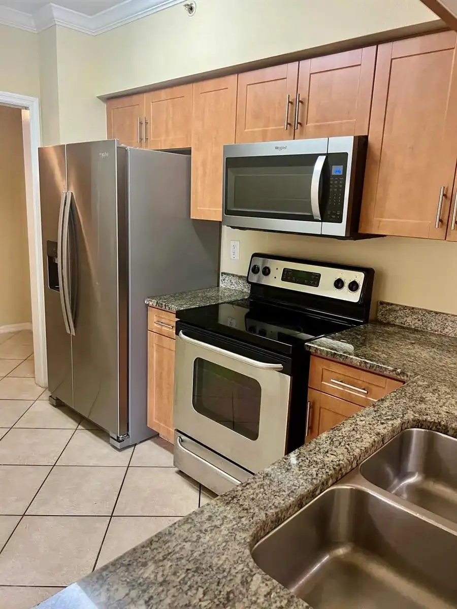 6426 Emerald Dunes Drive # 206, West Palm Beach FL 33411 photo 2