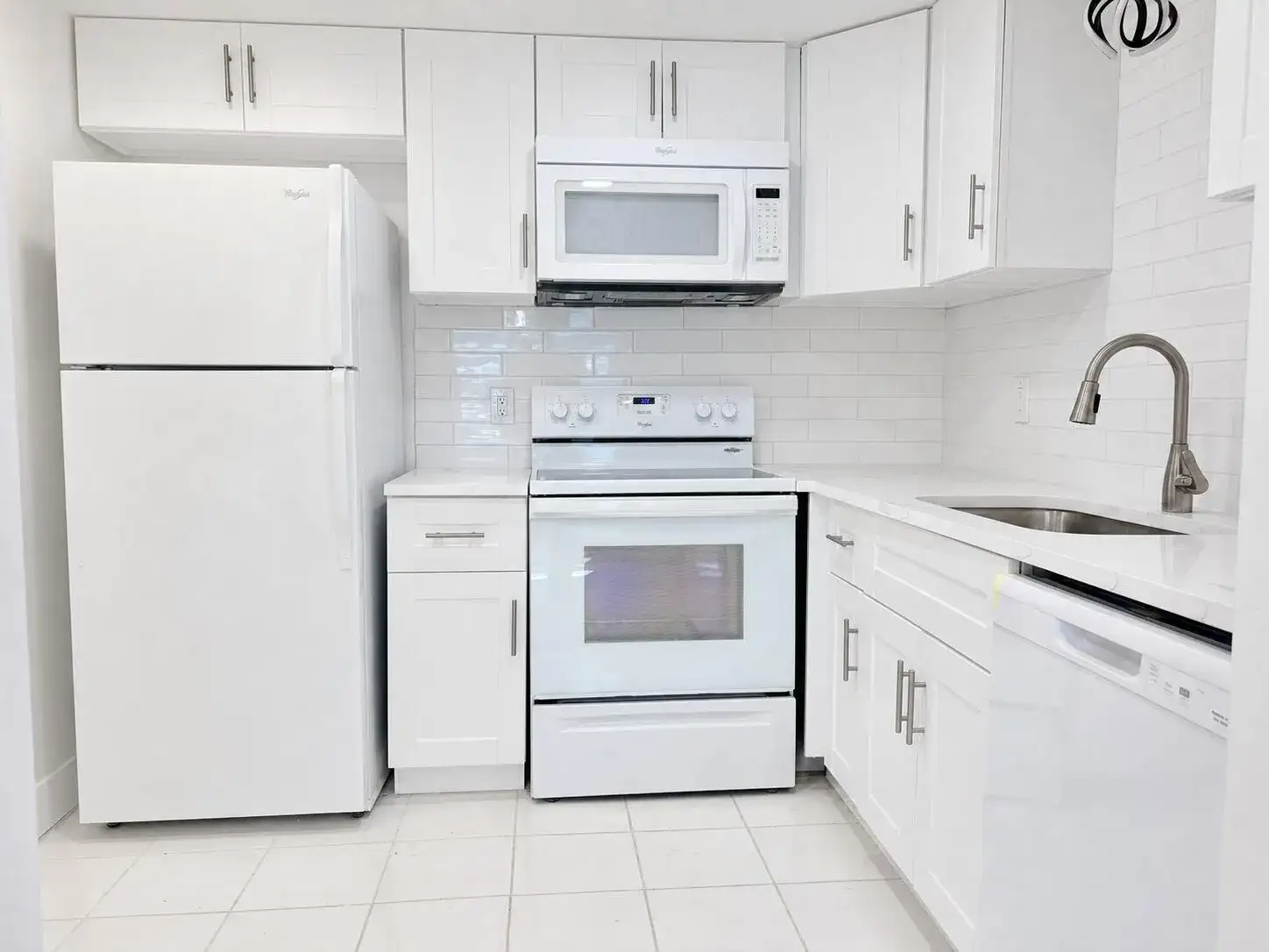 251 Flanders F, Delray Beach FL 33484 photo 2