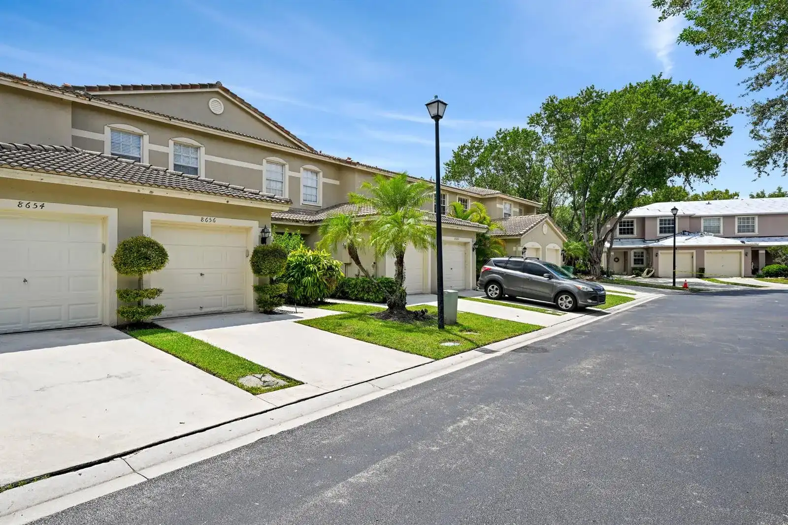 8658 S SOUTHGATE SHORES Circle, Tamarac FL 33321