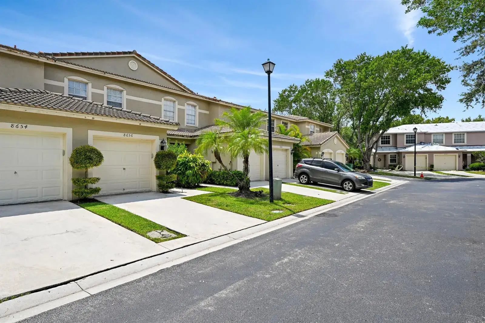 8658 S SOUTHGATE SHORES Circle, Tamarac FL 33321