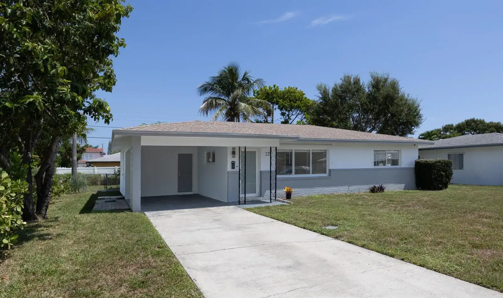 215 Evergreen Drive, West Palm Beach FL 33403 photo 2