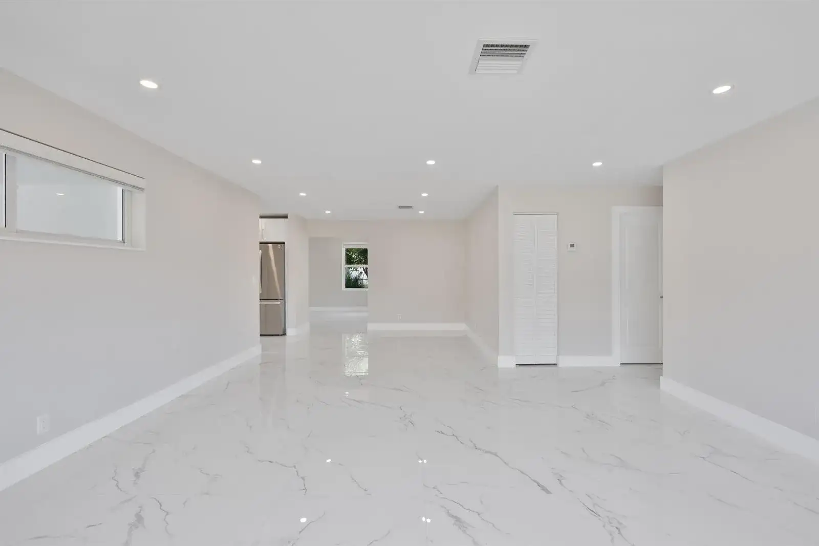215 Evergreen Drive, West Palm Beach FL 33403 photo 4