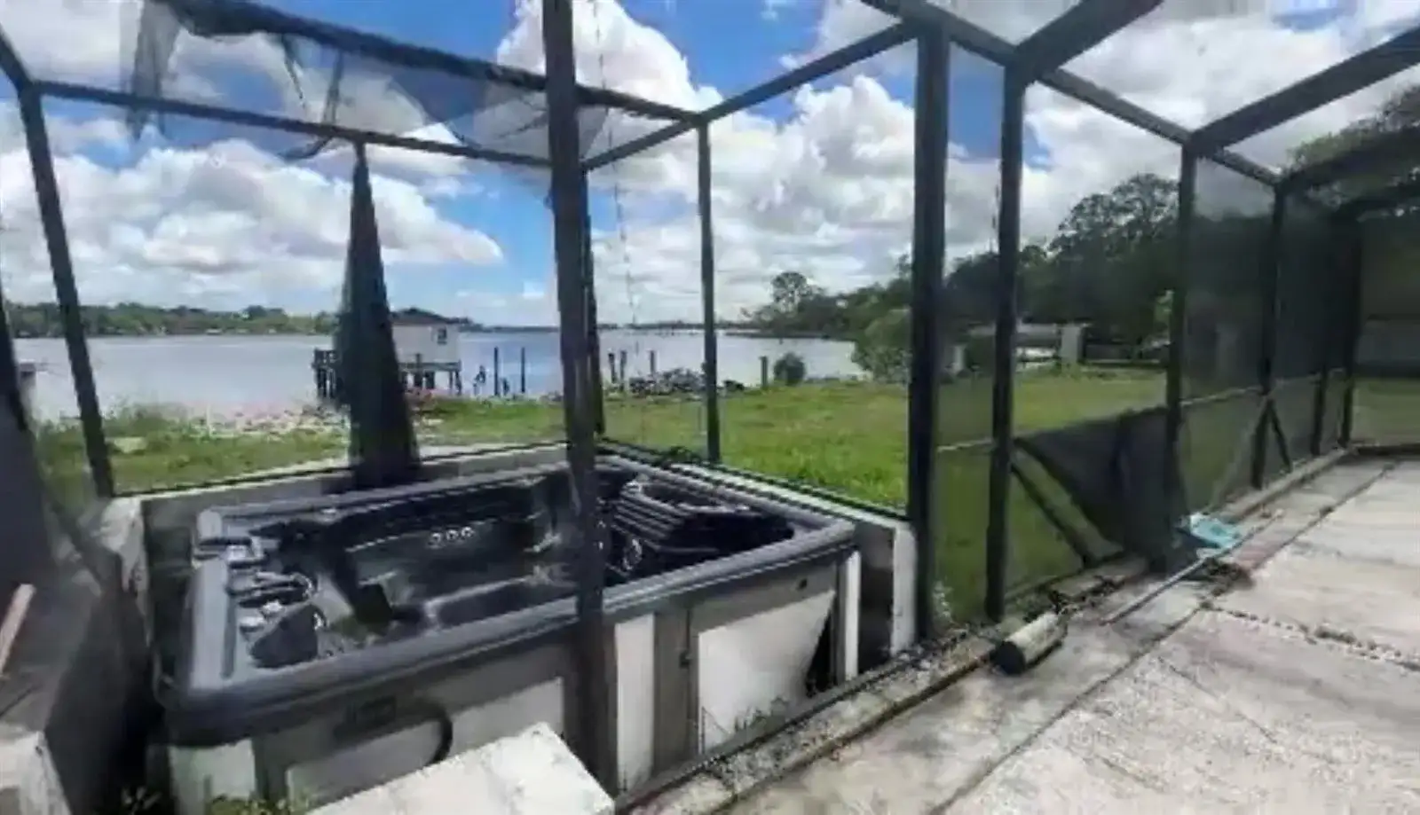 8063 APPIAN Way W, Jacksonville FL 32208 photo 3