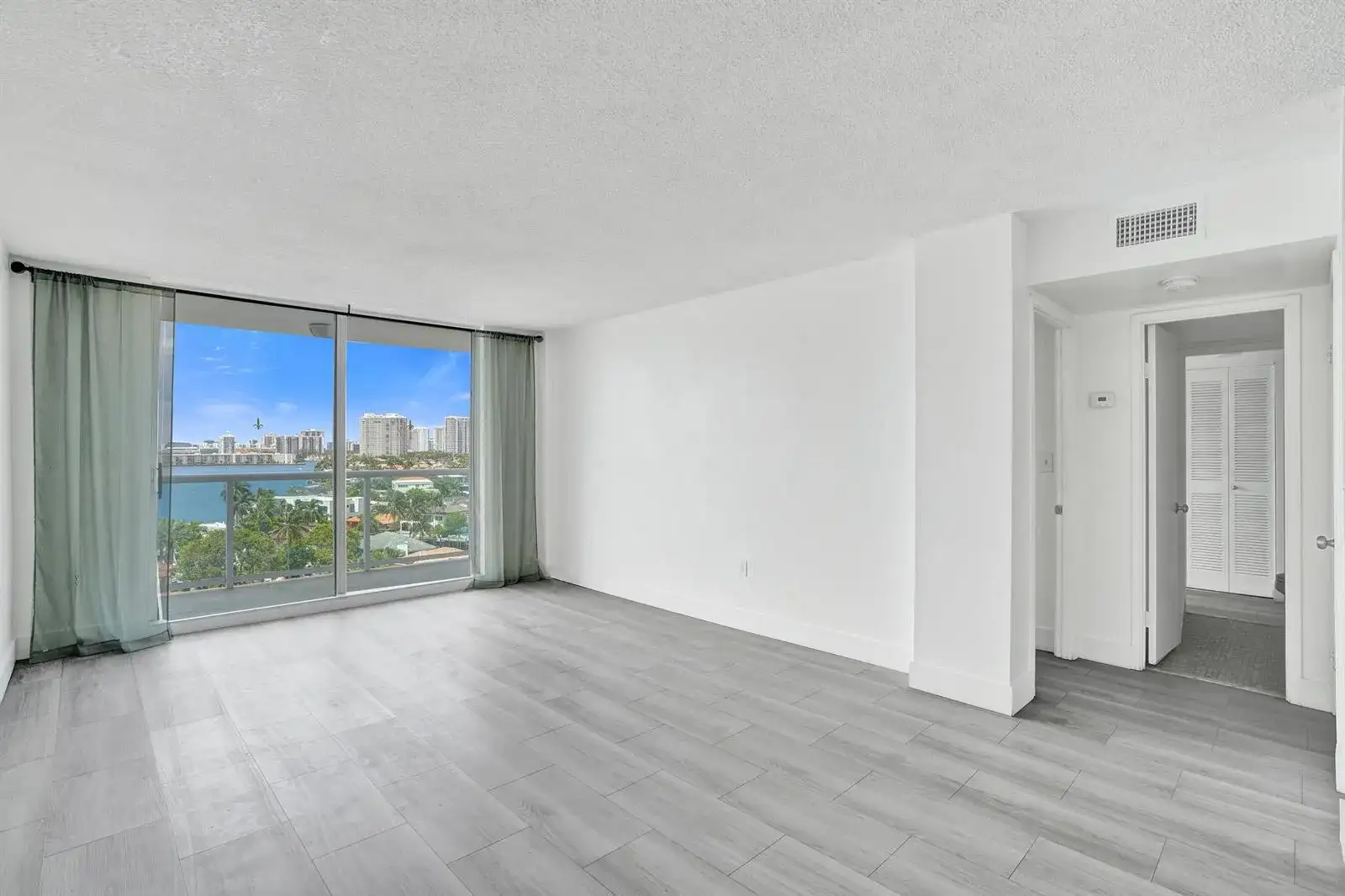 2841 NE 163rd Street # 1111, North Miami Beach FL 33160 photo 5