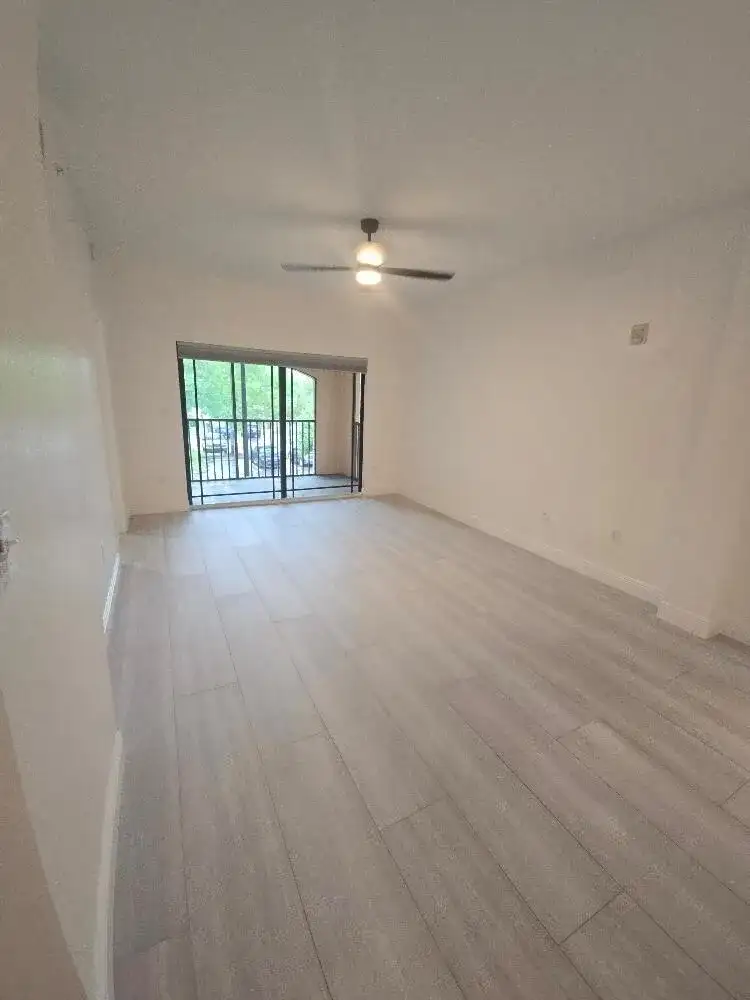 2807 VERONIA Drive # 107, Palm Beach Gardens FL 33410 photo 3