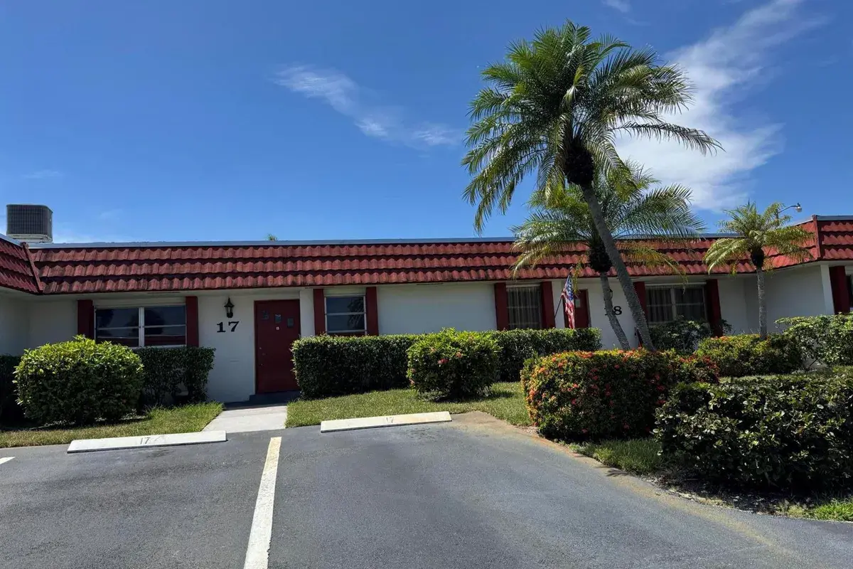 5800 FERNLEY Drive W # 17, West Palm Beach FL 33415
