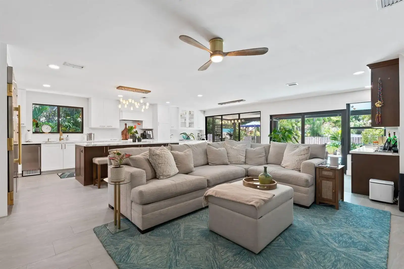 1230 TAYLOR Street, Hollywood FL 33019 photo 5