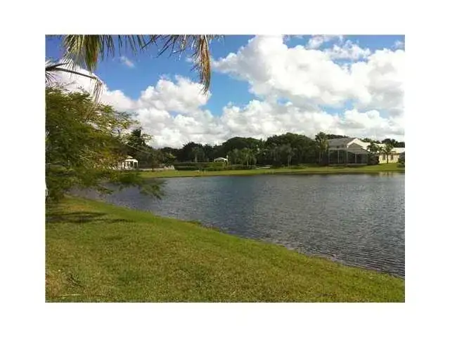 824 Savannah Falls Drive, Weston FL 33327 photo 2