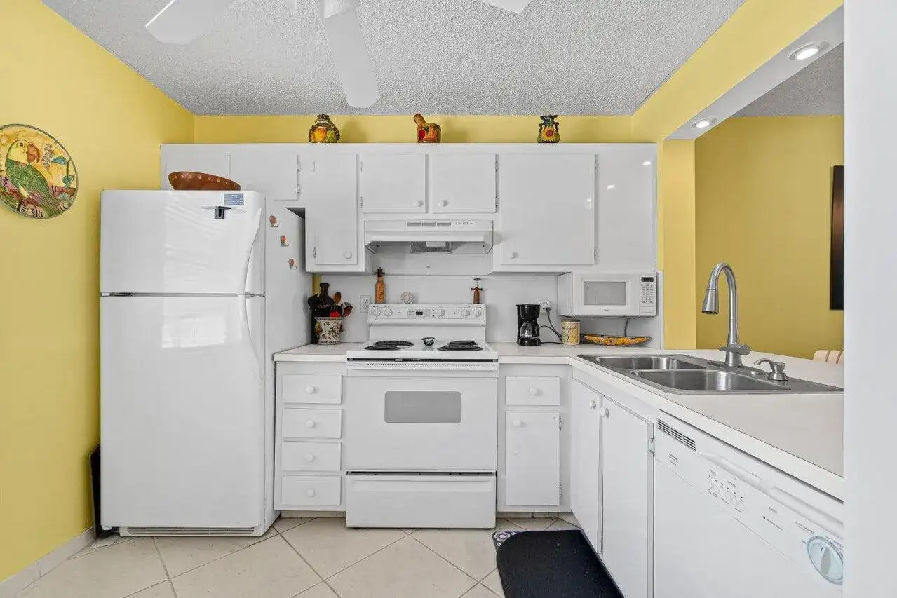 911 Gardenia Drive # 249, Delray Beach FL 33483 photo 5
