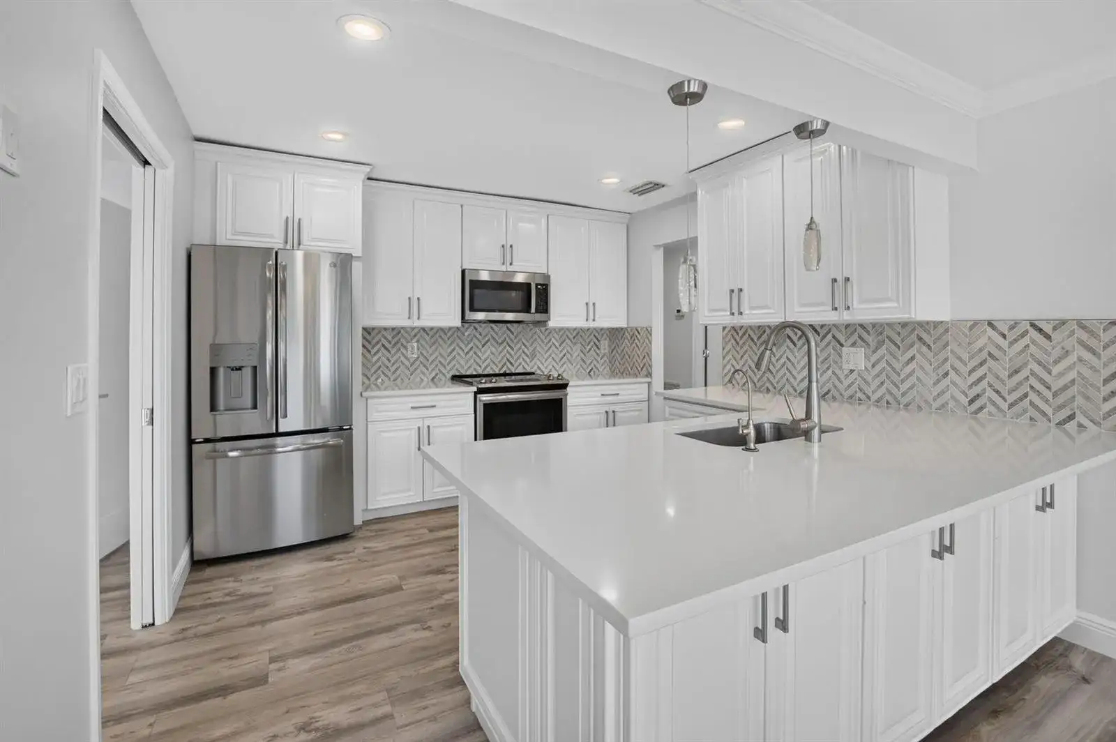 787 Havana Drive, Boca Raton FL 33487 photo 4