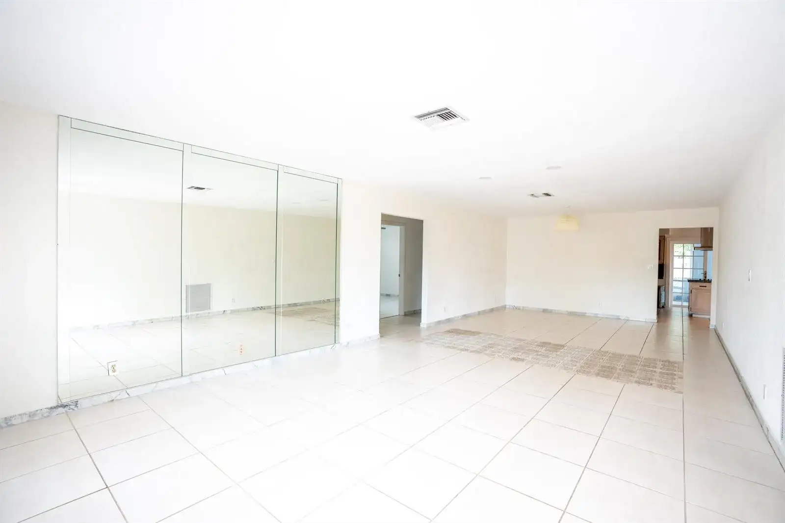 17 SE 8TH Terrace, Deerfield Beach FL 33441 photo 3