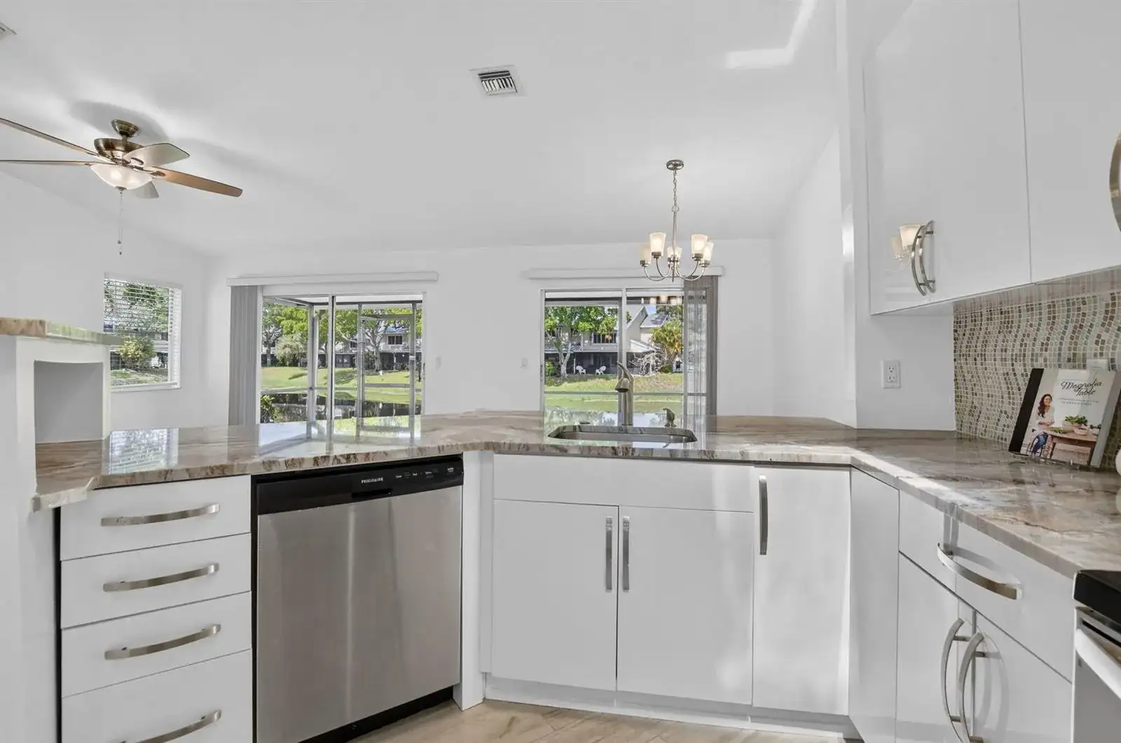 1971 Discovery Circle E, Deerfield Beach FL 33442 photo 3