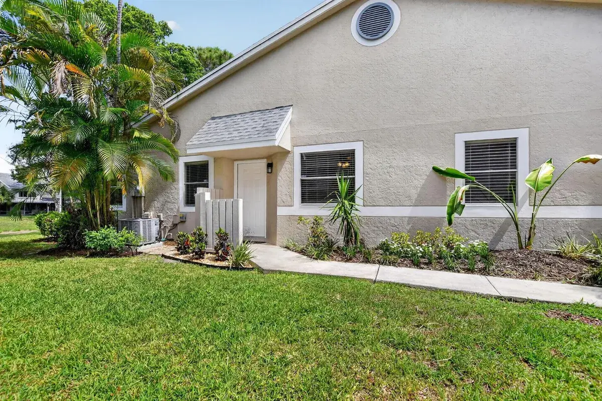 1971 Discovery Circle E, Deerfield Beach FL 33442