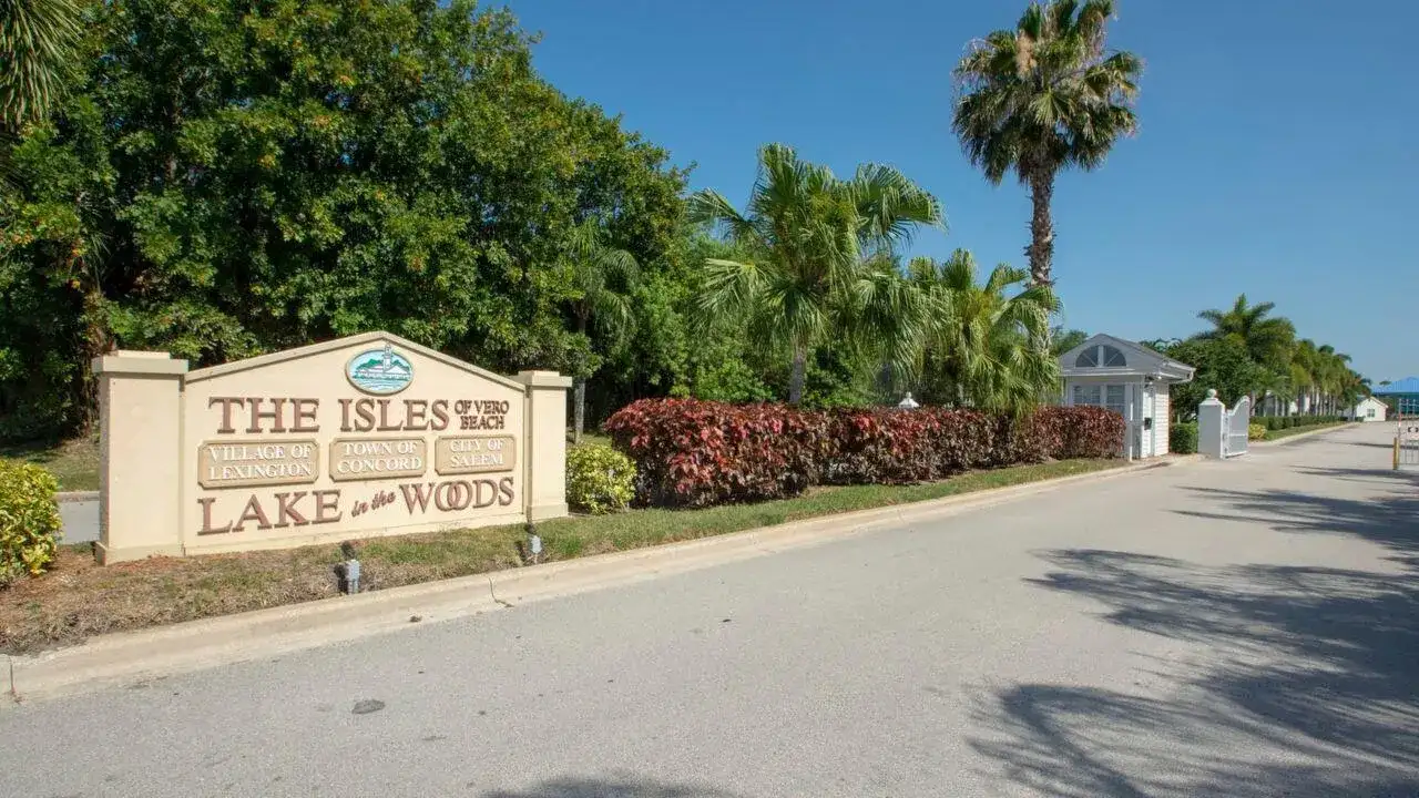 1828 AYNSLEY Way # 1, Vero Beach FL 32966 photo 3
