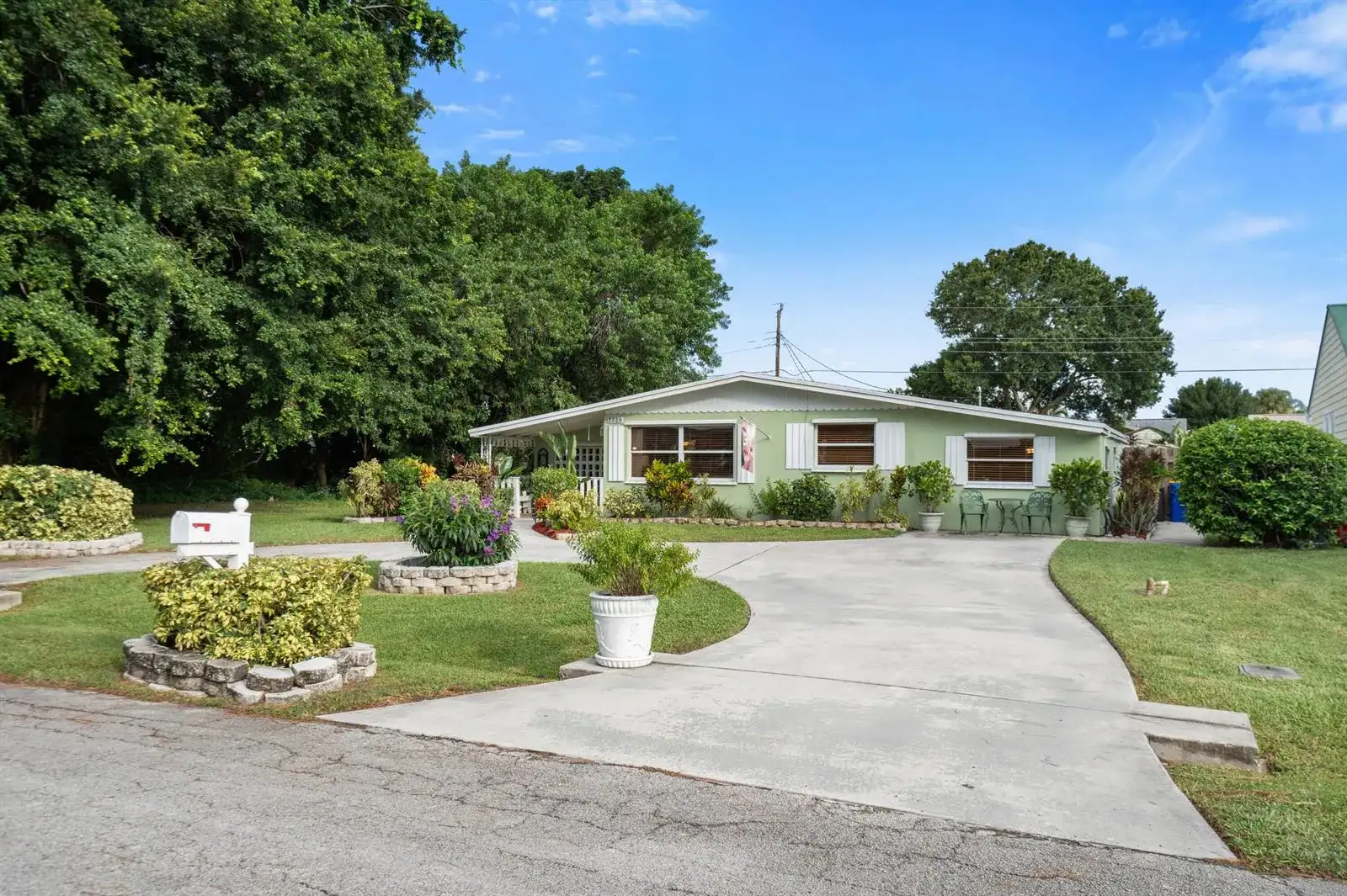 2330 SE Madison Street, Stuart FL 34997 photo 5