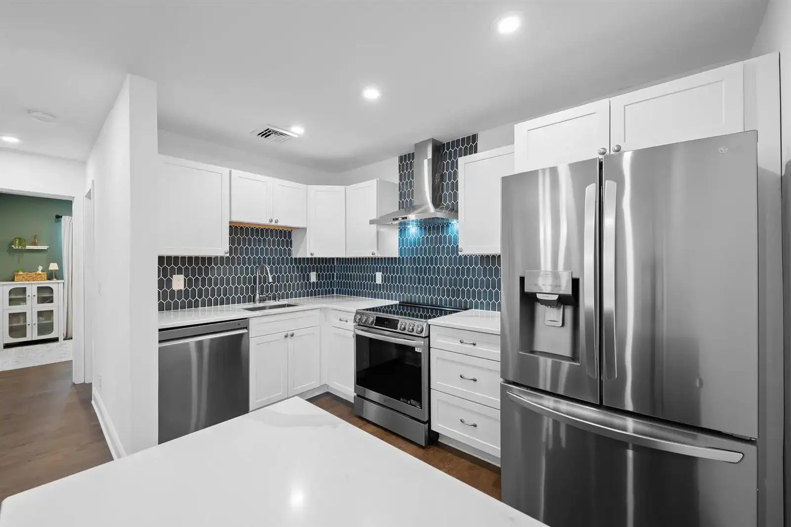238 SW 10TH Avenue, Delray Beach FL 33444 photo 3