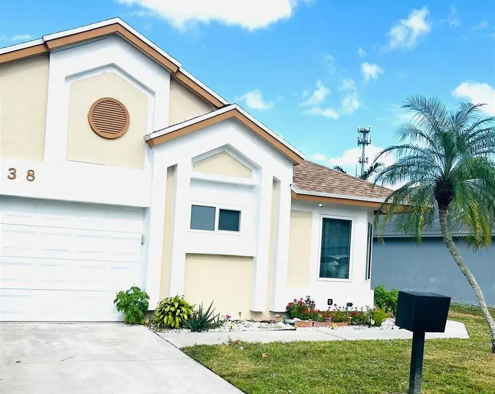 838 E PALM RUN Drive, North Lauderdale FL 33068