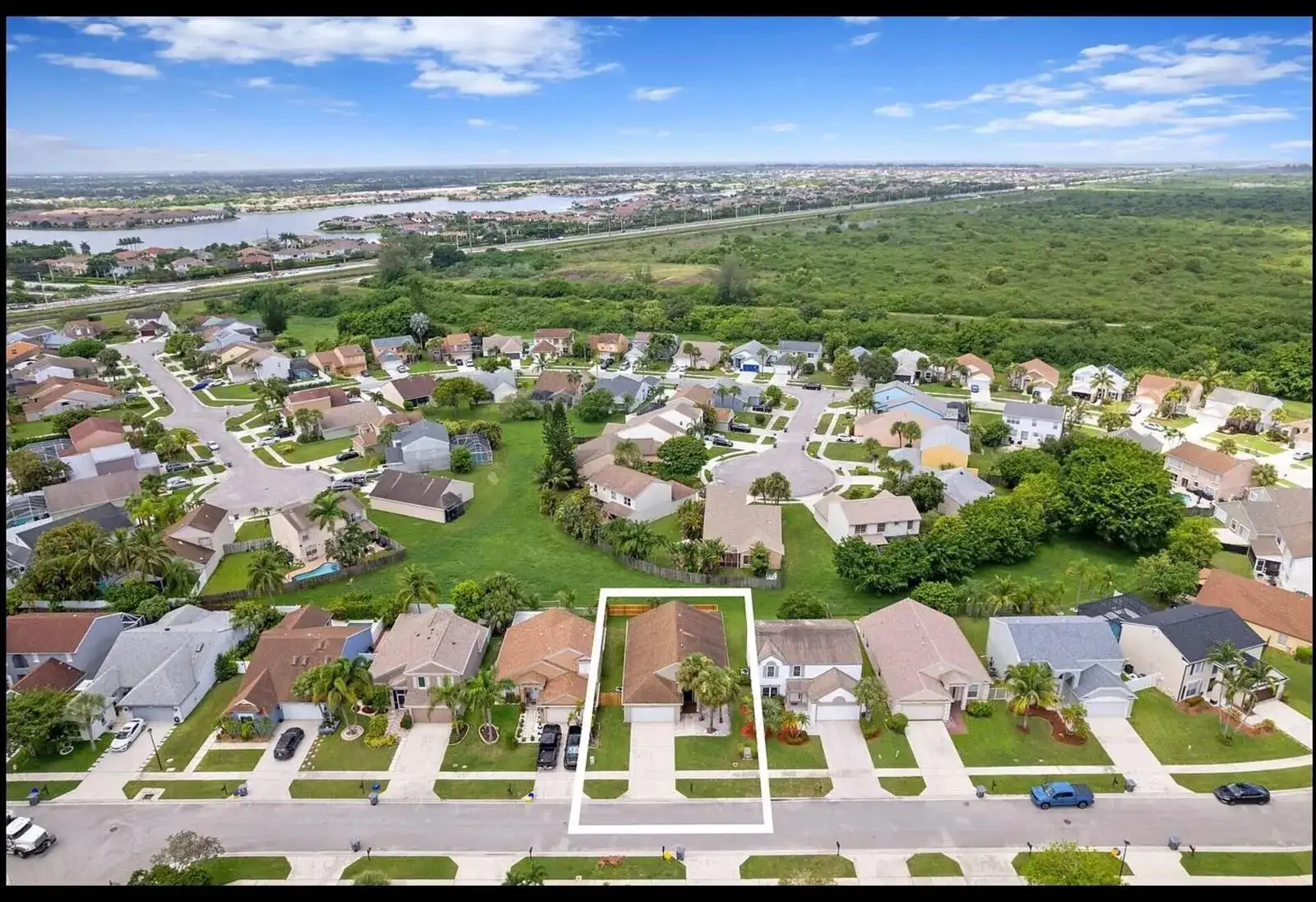 22449 MIDDLETOWN Drive, Boca Raton FL 33428 photo 2