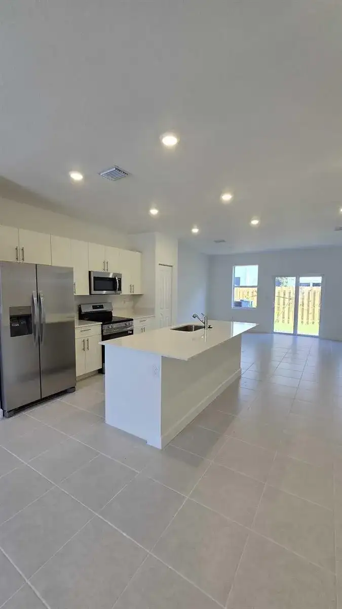 1124 SE 3rd Street, Florida City FL 33034 photo 2