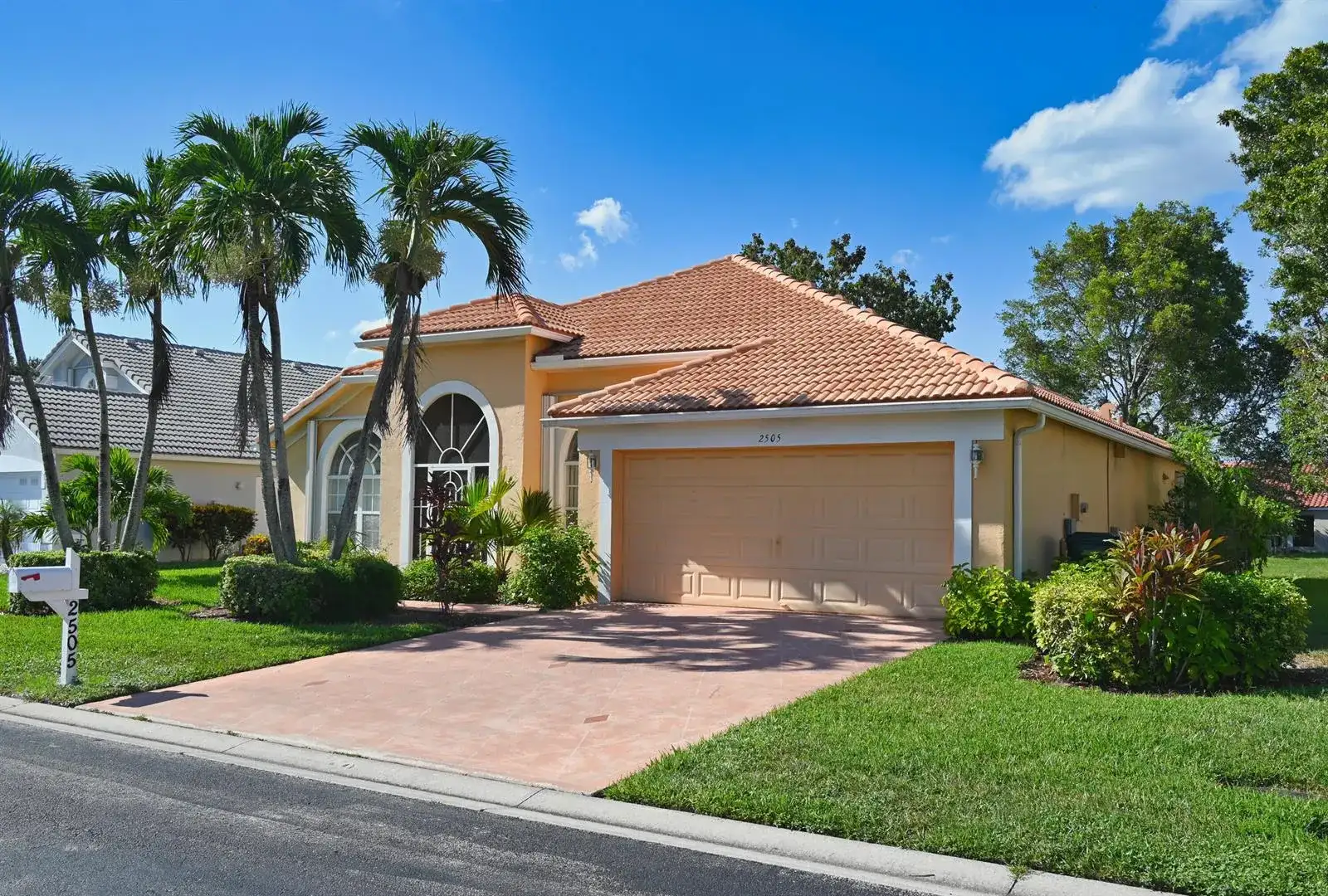 2505 EGRET LAKE Drive, FL 33413 photo 4