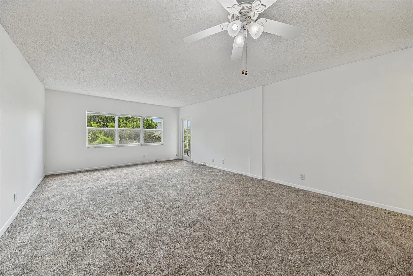 6731 Cypress Road Unit 402, Plantation FL 33317