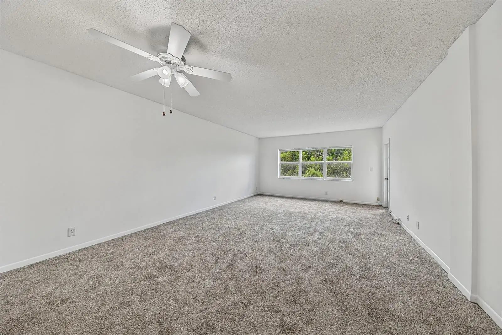 6731 Cypress Road Unit 402, Plantation FL 33317 photo 2