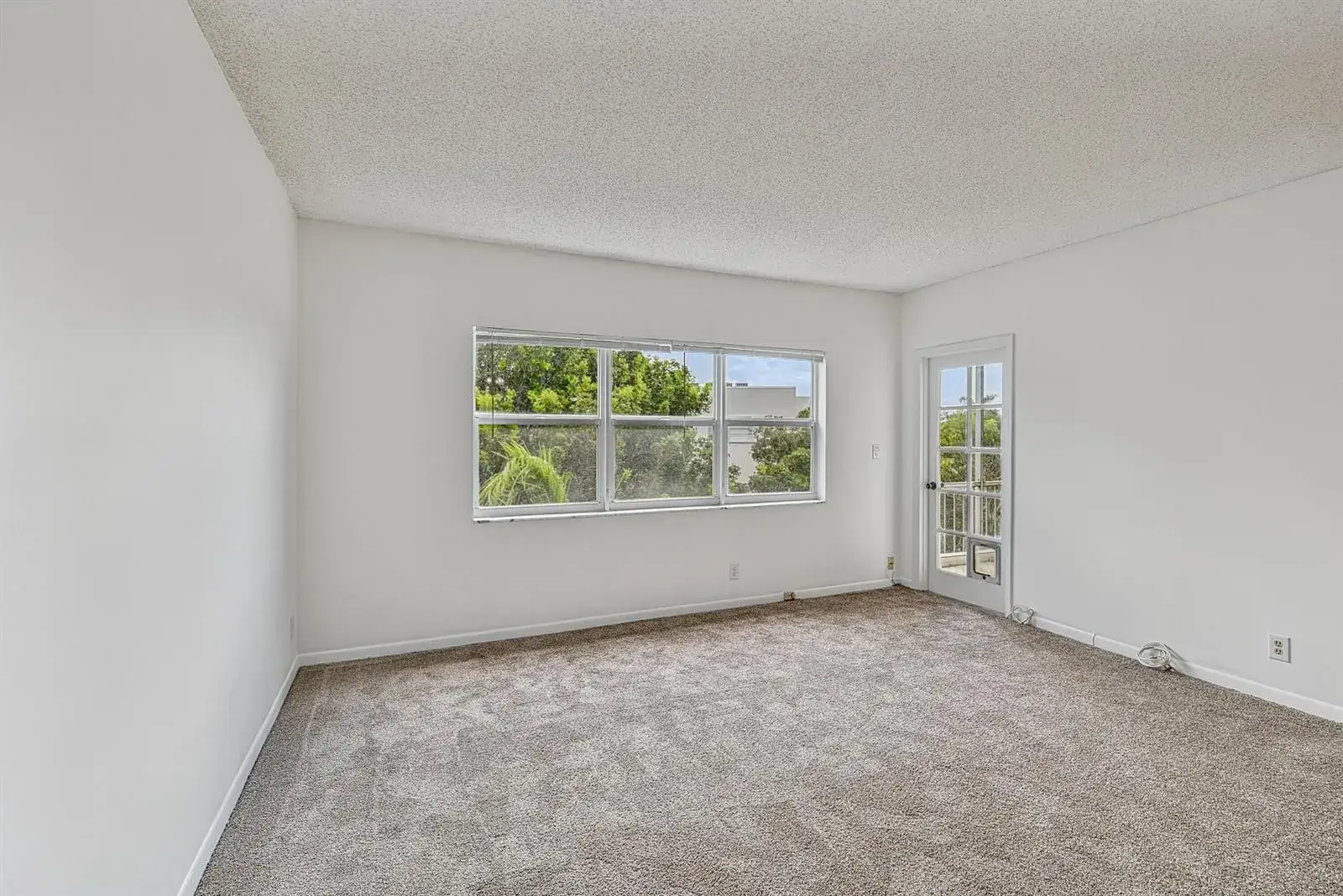 6731 Cypress Road Unit 402, Plantation FL 33317 photo 3