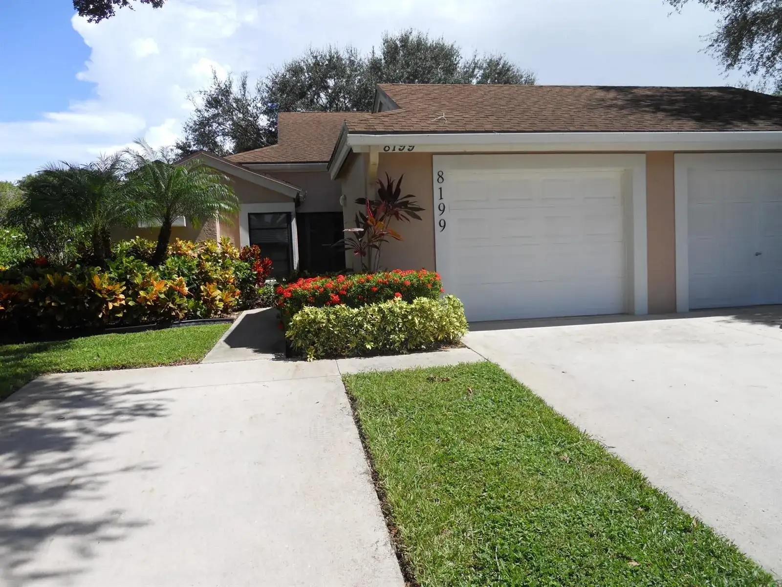 8199 Springlake Drive, Boca Raton FL 33496 photo 2
