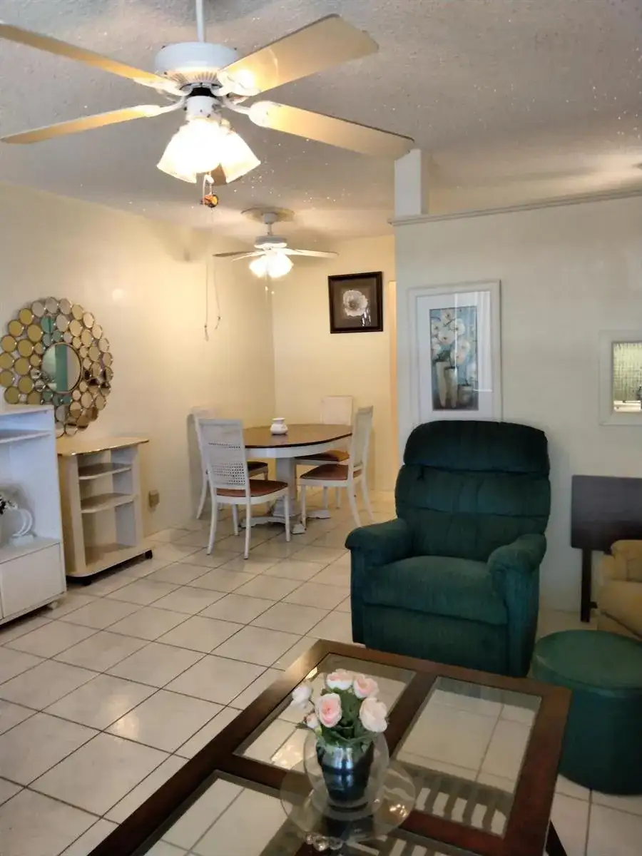 815 SW 10th Terrace # 17V, Hallandale Beach FL 33009 photo 5